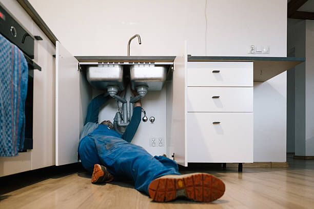Professional Leak Detection technician working in Roanoke, IL